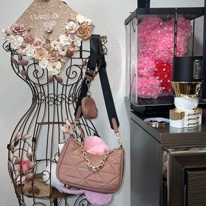 New Muave crossbody bag with soft plush pattern with thick black strap